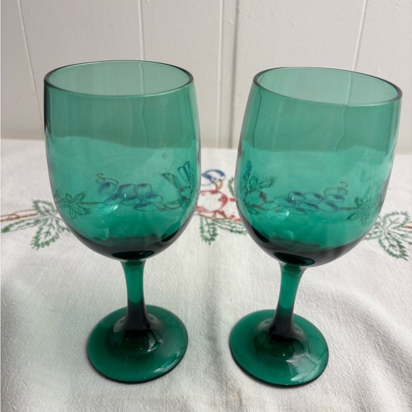 Set of 2 vintage 70s Libbey juniper green wine glasses - Picture 1 of 8
